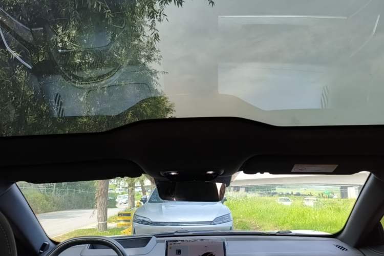 Used NETA S 2022 Extended-Range Version 1160 km Rear-Drive Big Edition Headliner