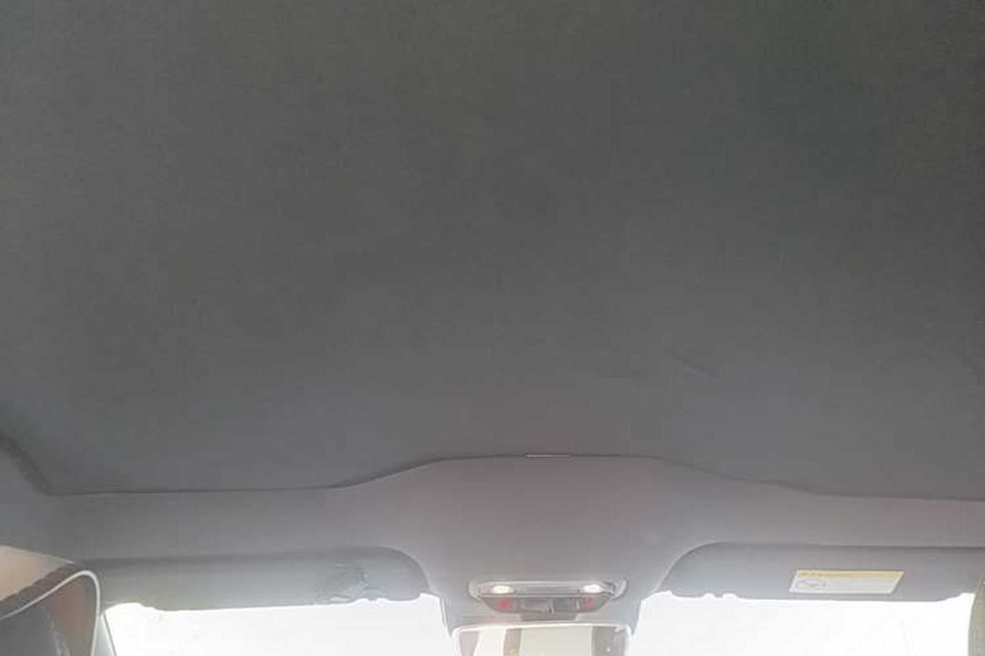 Used NETA S 2022 Extended-Range Version 1160 km Range Rear-Wheel-Drive Compact Edition Headliner