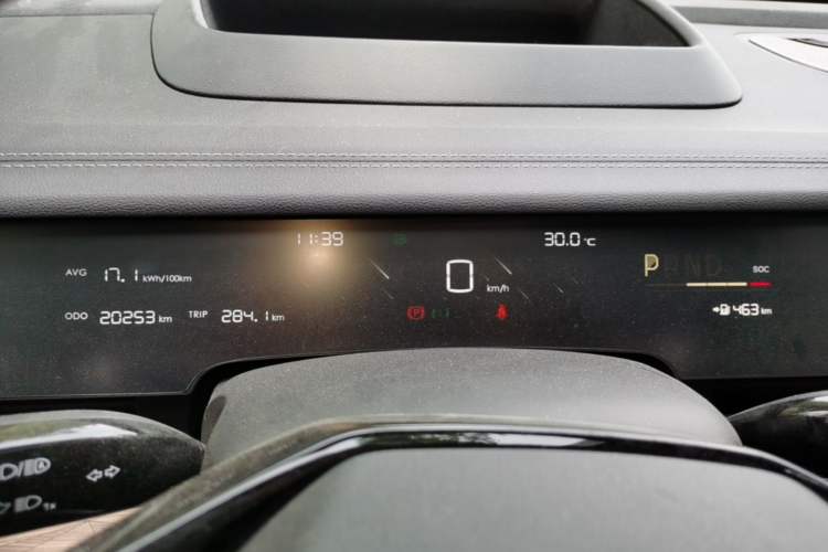 Used NETA S 2022 All-Electric 715 km Range Rear-Drive Deluxe Version Instrument Cluster