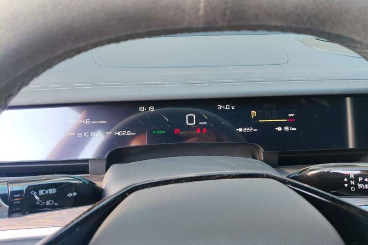 Used NETA S 2022 Extended-Range Version 1160 km Range Rear-Wheel-Drive Compact Edition Instrument Cluster