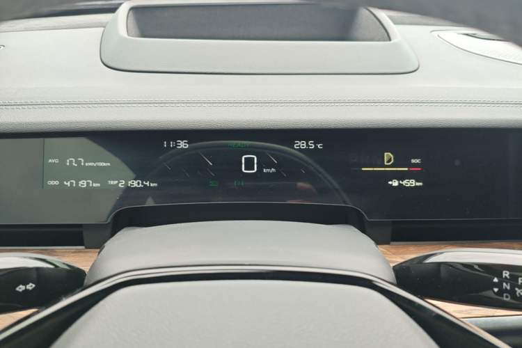 Used NETA S 2022 All-Electric 650 km Four-Wheel Drive Premium Version Instrument Cluster