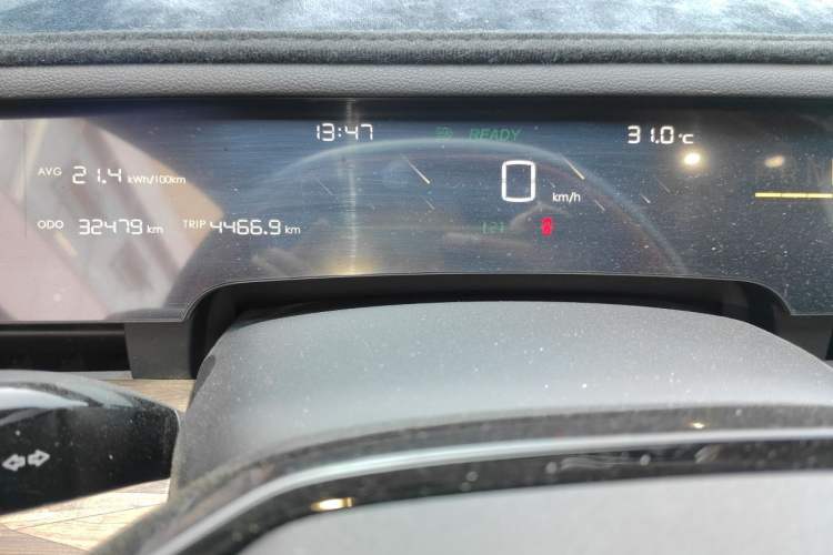Used NETA S 2022 All-Electric 650 km Four-Wheel Drive Premium Version Instrument Cluster