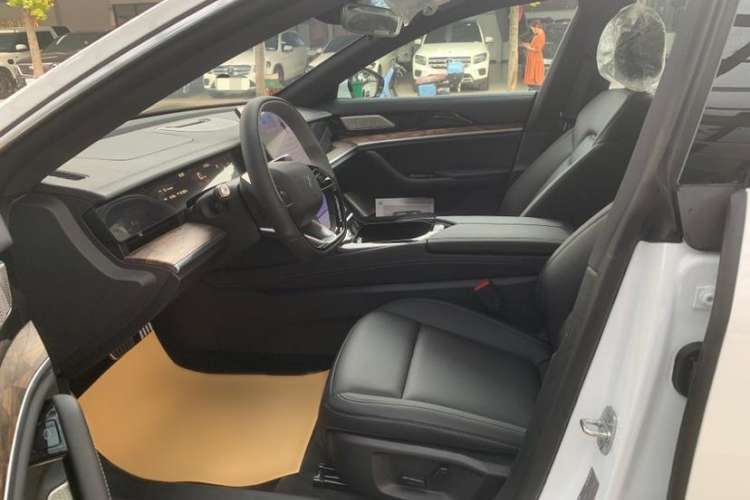 Used NETA S 2022 Extended-Range Version 1160 km Range Rear-Wheel-Drive Compact Edition Interior 1