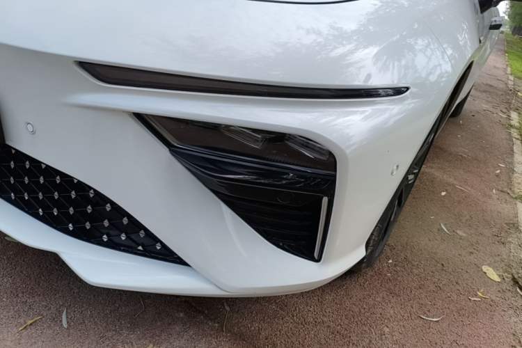 Used NETA S 2022 Extended-Range Version 1160 km Rear-Drive Big Edition Left Front Headlight