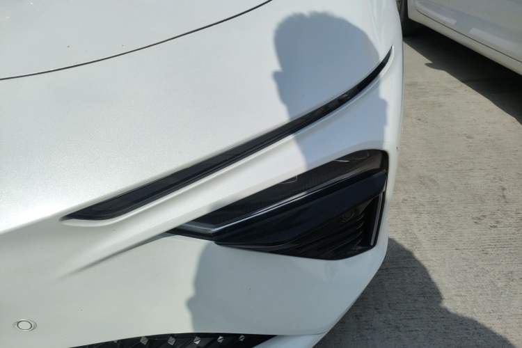 Used NETA S 2022 Extended-Range Version 1160 km Range Rear-Wheel Drive Mid-Grade Left Front Headlight