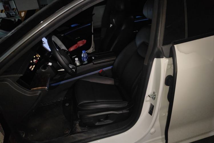 Used NETA S 2022 Extended-Range Version 1160 km Range Rear-Wheel-Drive Compact Edition Left Front Seat