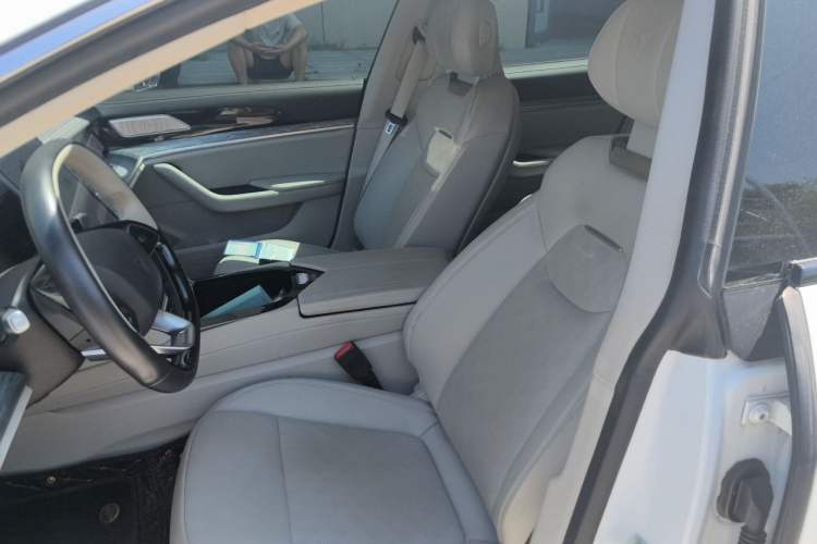 Used NETA S 2022 Extended-Range Version 1160 km Range Rear-Wheel Drive Mid-Grade Left Front Seat