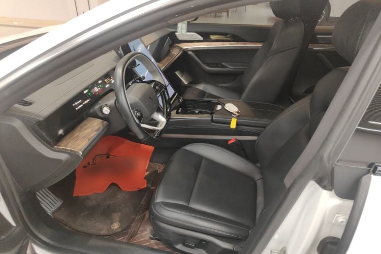 Used NETA S 2022 Extended-Range Version 1160 km Range Rear-Wheel-Drive Compact Edition Left Front Seat