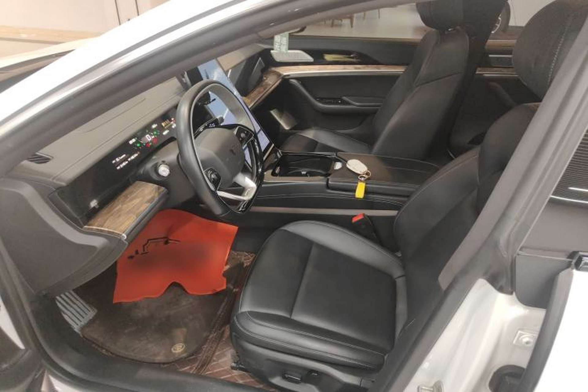 Used NETA S 2022 Extended-Range Version 1160 km Range Rear-Wheel-Drive Compact Edition Left Front Seat