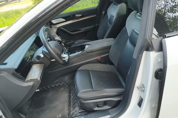 Used NETA S 2022 Extended-Range Version 1160 km Rear-Drive Big Edition Left Front Seat