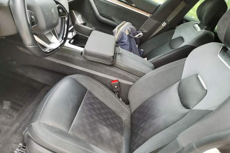 Used NETA S 2022 All-Electric 715 km Range Rear-Drive Deluxe Version Left Front Seat