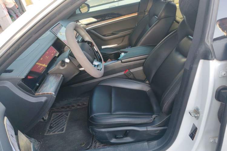 Used NETA S 2022 Extended-Range Version 1160 km Range Rear-Wheel-Drive Compact Edition Left Front Seat