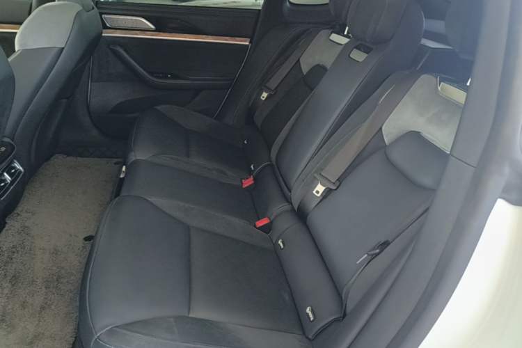 Used NETA S 2022 Extended-Range Version 1160 km Rear-Drive Big Edition Left Rear Seat