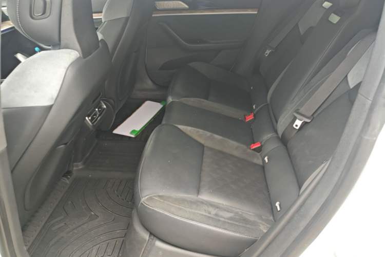 Used NETA S 2022 All-Electric 650 km Four-Wheel Drive Premium Version Left Rear Seat