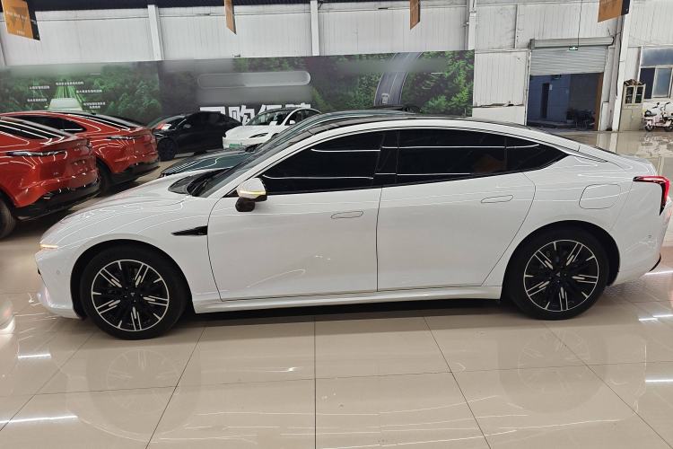 Used NETA S 2022 Extended-Range Version 1160 km Range Rear-Wheel-Drive Compact Edition Left Side