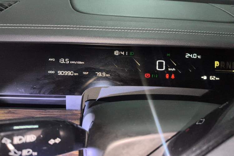 Used NETA S 2022 Extended-Range Version 1160 km Range Rear-Wheel-Drive Compact Edition Odometer Close Up