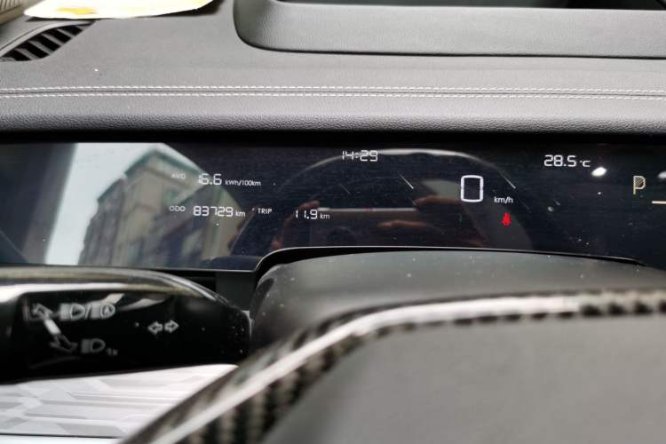 Used NETA S 2022 All-Electric 715 km Range Rear-Drive Deluxe Version Odometer Close Up
