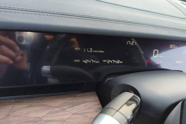 Used NETA S 2022 Extended-Range Version 1160 km Range Rear-Wheel Drive Mid-Grade Odometer Close Up