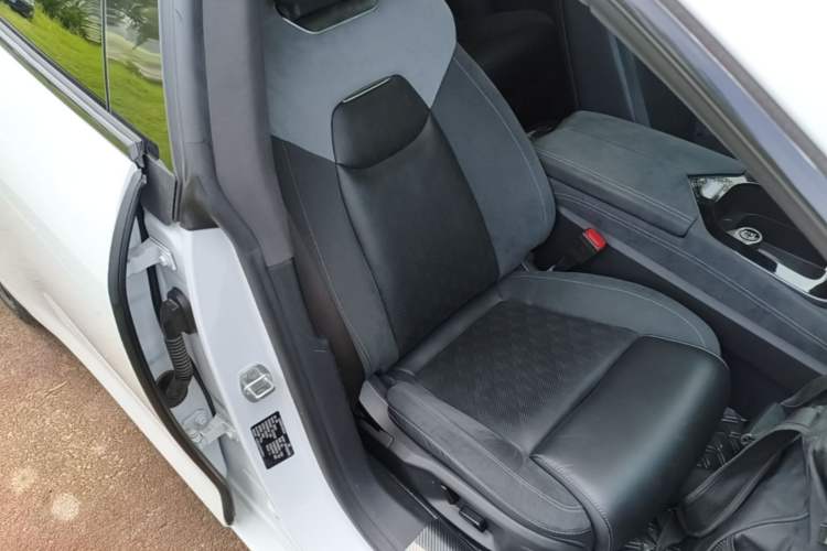 Used NETA S 2022 Extended-Range Version 1160 km Rear-Drive Big Edition Right Front Seat