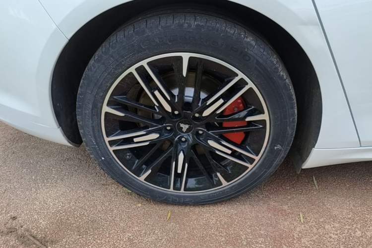 Used NETA S 2022 Extended-Range Version 1160 km Rear-Drive Big Edition Right Rear Wheel Hub