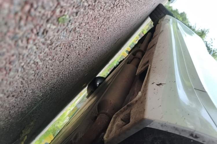 Used NETA S 2022 Extended-Range Version 1160 km Rear-Drive Big Edition Right Side Sill