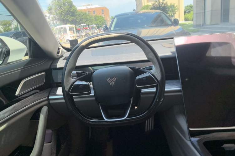 Used NETA S 2022 Extended-Range Version 1160 km Range Rear-Wheel Drive Mid-Grade Steering Wheel