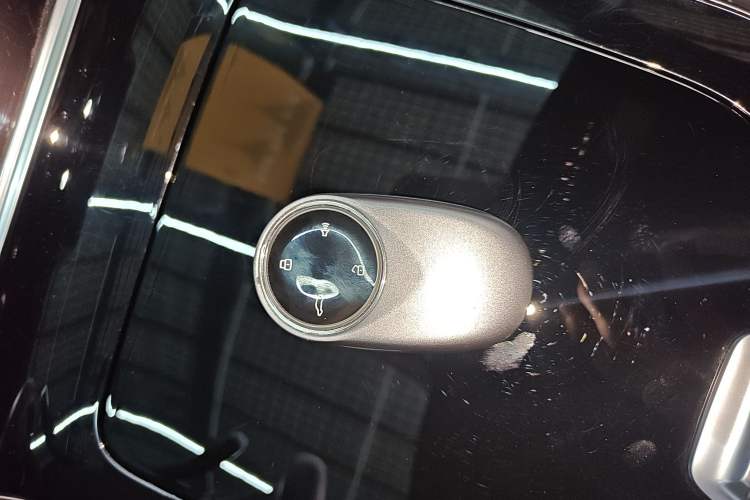 Used NETA S 2022 Extended-Range Version 1160 km Range Rear-Wheel-Drive Compact Edition Vehicle Key