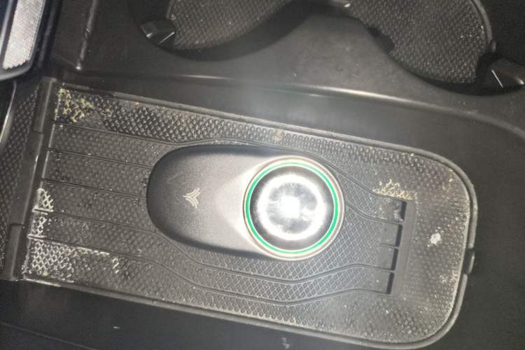 Used NETA S 2022 Extended-Range Version 1160 km Range Rear-Wheel Drive Mid-Grade Vehicle Key