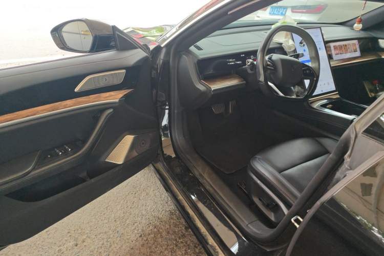 Used NETA S 2023 All-Electric 520 km Range Rear-Drive Version Driver Seat