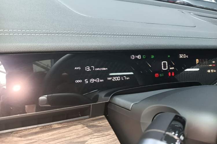 Used NETA S 2023 All-Electric 520 km Range Rear-Drive Version Instrument Cluster