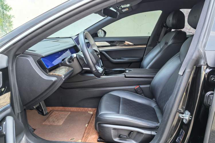 Used NETA S 2023 All-Electric 520 km Range Rear-Drive Version Interior 6