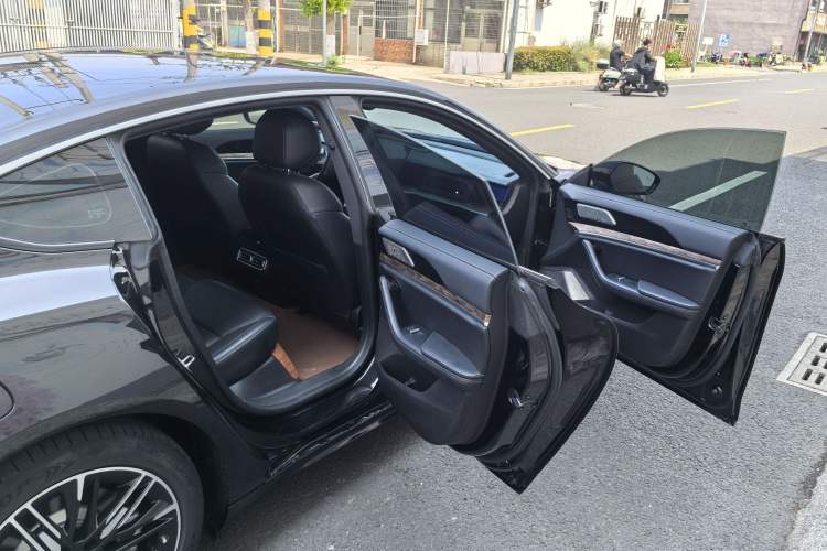 Used NETA S 2023 All-Electric 520 km Range Rear-Drive Version Interior 7