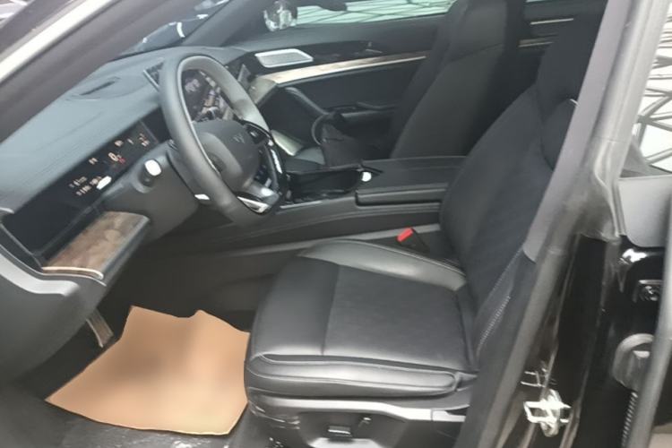 Used NETA S 2023 All-Electric 520 km Range Rear-Drive Version Left Front Seat