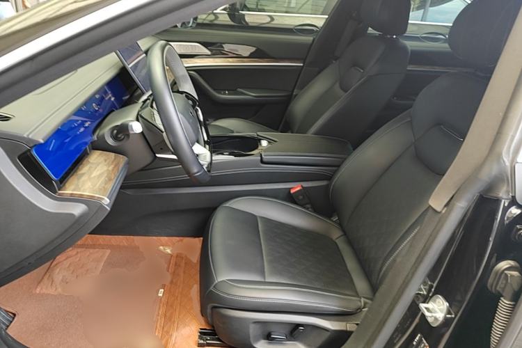 Used NETA S 2023 All-Electric 520 km Range Rear-Drive Version Left Front Seat