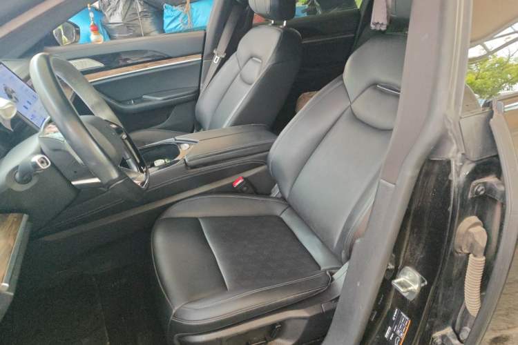 Used NETA S 2023 All-Electric 520 km Range Rear-Drive Version Left Front Seat