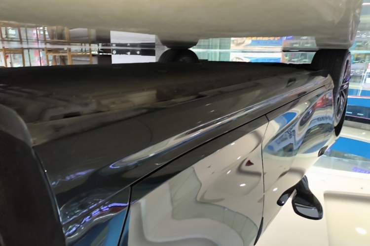 Used NETA S 2023 Pure Electric 520km Rear-Drive Lite Version Left Side Sill