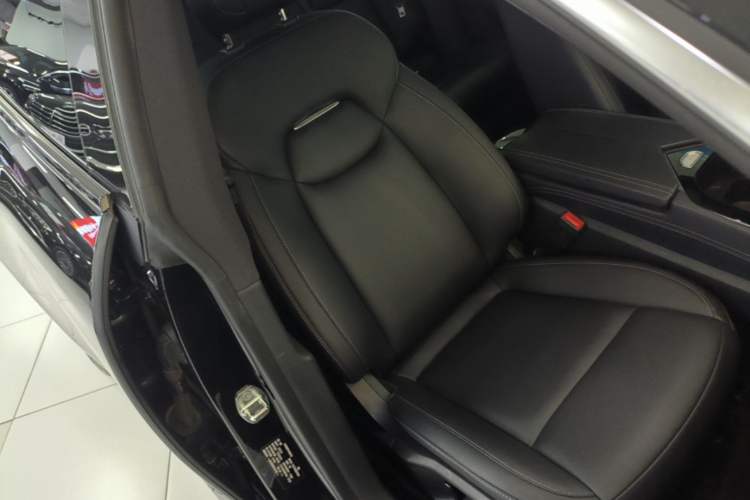Used NETA S 2023 Pure Electric 520km Rear-Drive Lite Version Right Front Seat