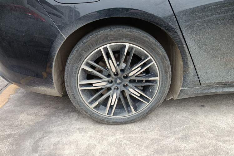 Used NETA S 2023 Pure Electric 520km Rear-Drive Lite Version Right Rear Wheel Hub