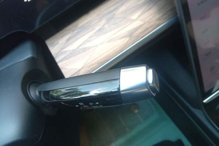 Used NETA S 2023 All-Electric 520 km Range Rear-Drive Version Gear Lever
