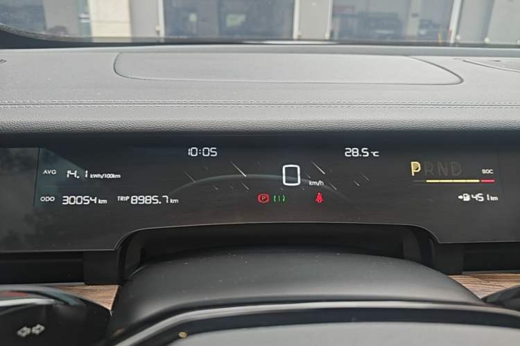 Used NETA S 2023 All-Electric 520 km Range Rear-Drive Version Instrument Cluster