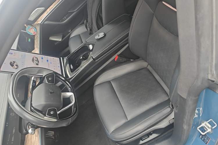 Used NETA S 2023 All-Electric 520 km Range Rear-Drive Version Left Front Seat