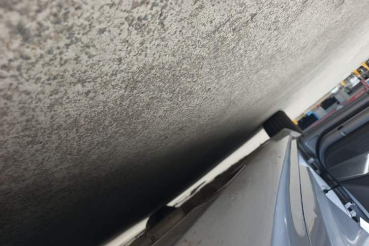 Used NETA S 2023 Pure Electric 520km Rear-Drive Lite Version Left Side Sill