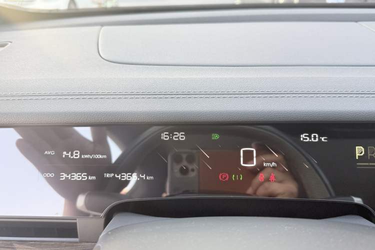 Used NETA S 2023 All-Electric 520 km Range Rear-Drive Version Odometer Close Up