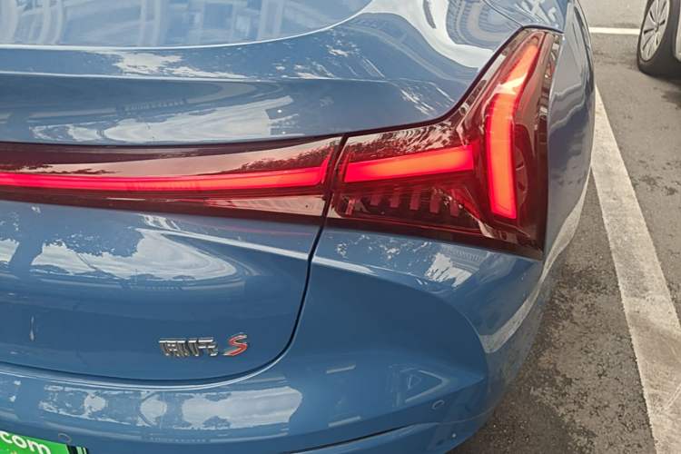 Used NETA S 2023 All-Electric 520 km Range Rear-Drive Version Right Rear Taillight