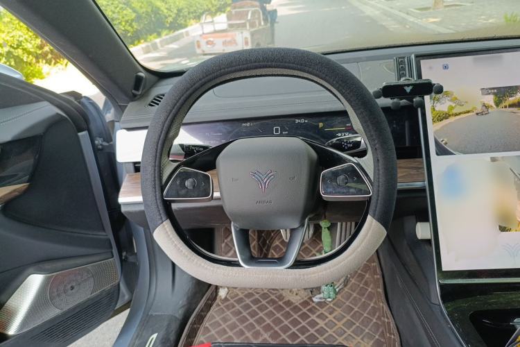 Used NETA S 2023 All-Electric 520 km Range Rear-Drive Version Steering Wheel