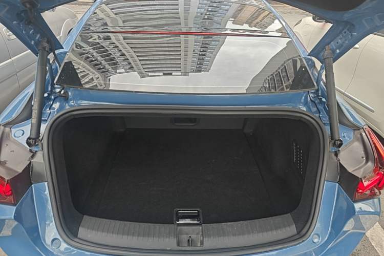 Used NETA S 2023 All-Electric 520 km Range Rear-Drive Version Trunk
