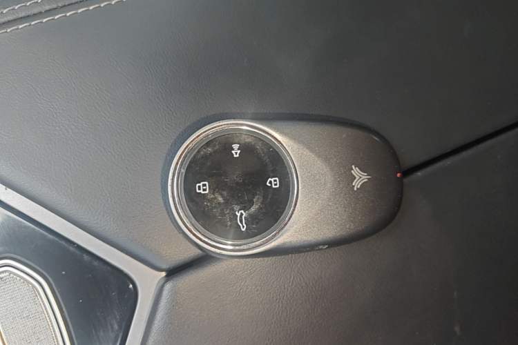 Used NETA S 2023 All-Electric 520 km Range Rear-Drive Version Vehicle Key