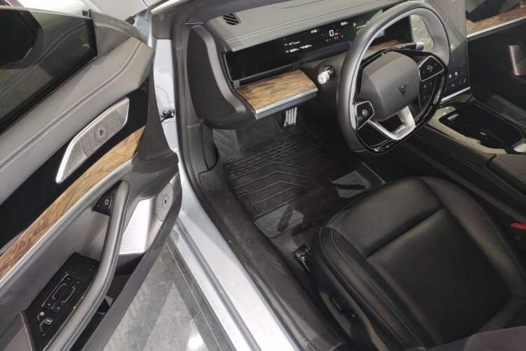 Used NETA S 2023 Pure Electric 520km Rear-Drive Lite Version Driver Seat