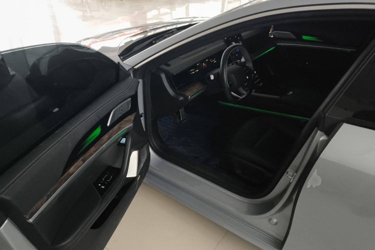 Used NETA S 2023 Pure Electric 520km Rear-Drive Lite Version Driver Seat