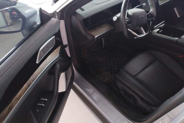 Used NETA S 2023 Pure Electric 520km Rear-Drive Lite Version Driver Seat